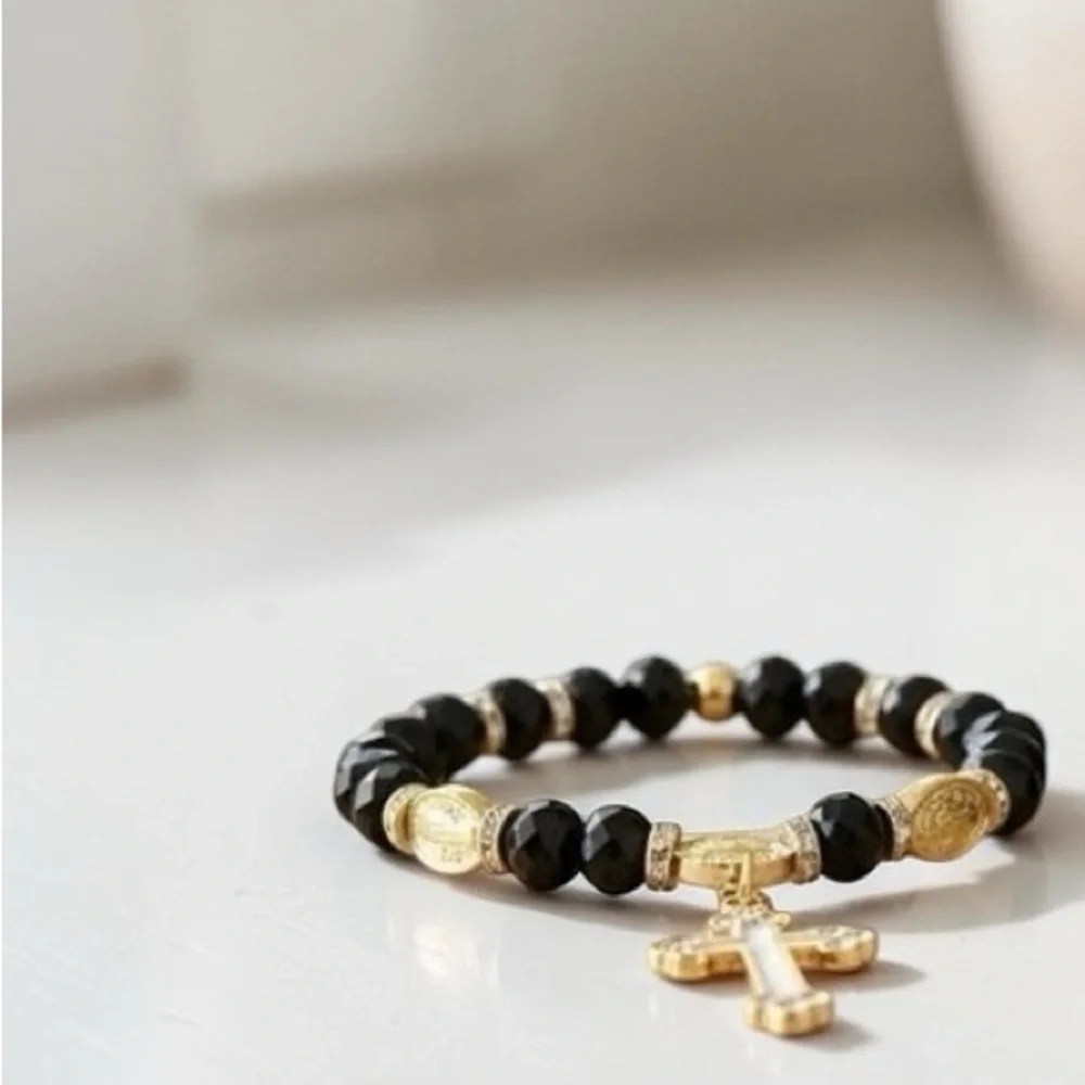 Black Onyx Beaded Religious Stretch‎ Bracelet Gold Tone Cross Virgin Mary Charm